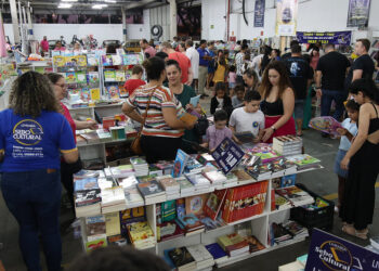 Diretor da Fundação Cultural convida população para prestigiar a 20ª Feira Internacional do Livro de Foz do Iguaçu