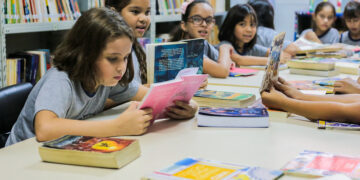 Diretora de Educação fala sobre o fim do Vale-Livro e anuncia novo modelo de distribuição em Foz do Iguaçu