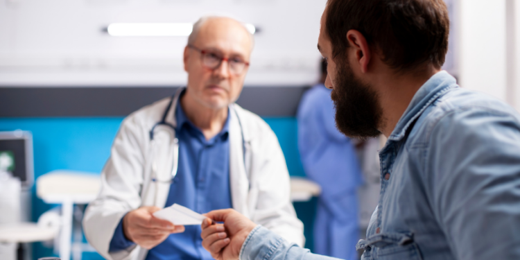 Novembro Azul reforça importância do cuidado masculino com a saúde e prevenção