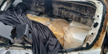 Forças de segurança desarticulam esquema que camuflava tráfico de drogas em veículos “oficiais” falsificados