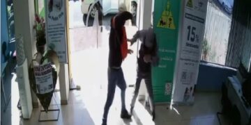 Assalto a cooperativa de crédito é flagrado por câmeras em Ciudad del Este