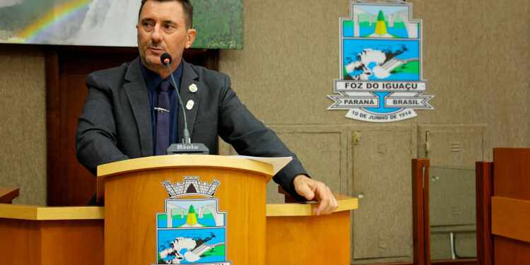 Vereador propõe isenção de IPTU a imóveis sem serviços públicos em Foz