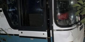 Dois homens são presos após serem flagrados furtando ônibus no centro de Foz do Iguaçu