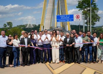Quase 24 horas após Lula, presidente do Paraguai faz cerimônia de abertura da Ponte da Integração