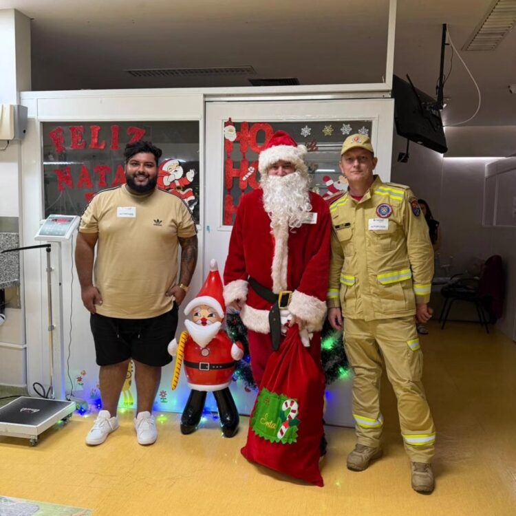 FuteFoz realiza doação de cestas natalinas e brinquedos em Foz do Iguaçu