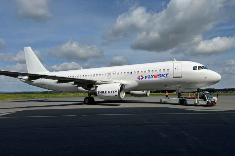 Voo emergencial traz 171 haitianos a Foz; somente três permanecem na cidade