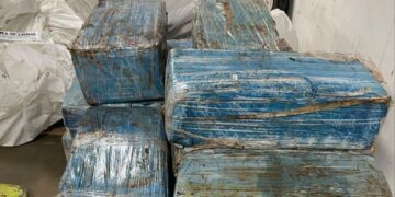 Operação na fronteira intercepta carregamento de maconha às margens do Rio Paraná