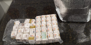 Passageiro é detido no Aeroporto de Foz com medicamentos importados irregularmente