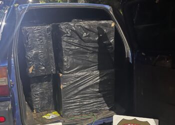 PF e PM apreendem carga de cigarros contrabandeados em Foz do Iguaçu