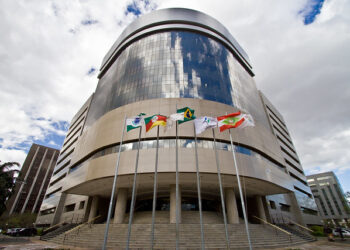 TRF-4 confirma esquema criminoso na Prefeitura de Foz e redefine penas da Pecúlio