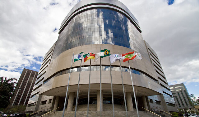 TRF4 confirma esquema criminoso na Prefeitura de Foz e redefine penas da Pecúlio