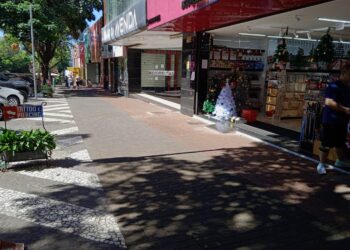 Procon alerta consumidores de Foz do Iguaçu sobre golpes e cuidados nas compras de Natal