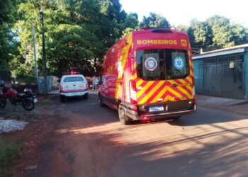 Homem cai de telhado e fica gravemente ferido no Campos do Iguaçu