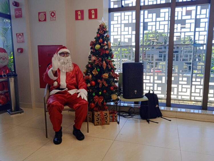 Acolhimento e Esperança: Voluntários promovem celebração de Natal para pacientes oncológicos no Hospital Itamed