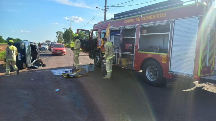 Acidente entre dois carros deixa três pessoas feridas na Avenida Perimetral Leste