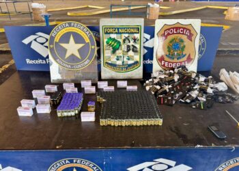 Fiscalização na Ponte da Amizade intercepta smartphones e anabolizantes