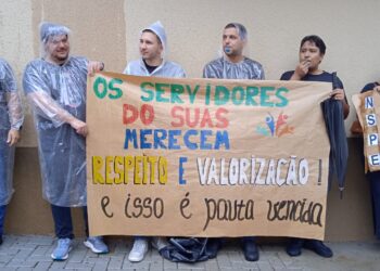 Educadores sociais protestam por isonomia salarial e condições de trabalho dignas