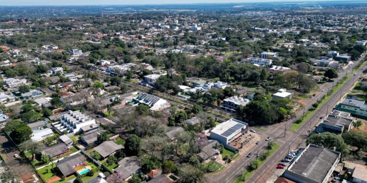 Itaipu abre visitação para 71 casas da Vila A antes de leilão histórico