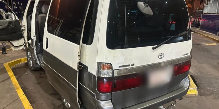 Receita Federal apreende van com mais de 100 kg de crack na Ponte da Amizade