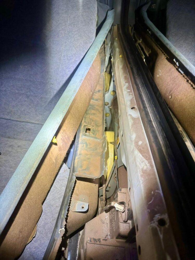 Receita Federal apreende van com mais de 100 kg de crack na Ponte da Amizade