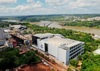 Shopping China inaugura megaloja em Ciudad del Este e movimenta turismo de compras