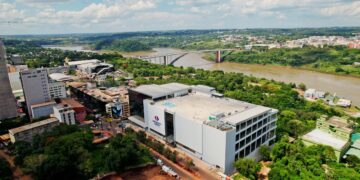 Shopping China inaugura megaloja em Ciudad del Este e movimenta turismo de compras