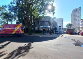 Princípio de incêndio em laboratório mobiliza Corpo de Bombeiros no centro de Foz