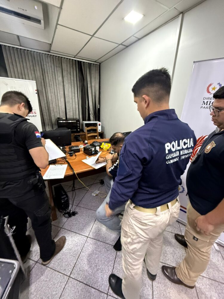 Marcolinha: Líder de facção catarinense é expulso do Paraguai e entregue em Foz do Iguaçu