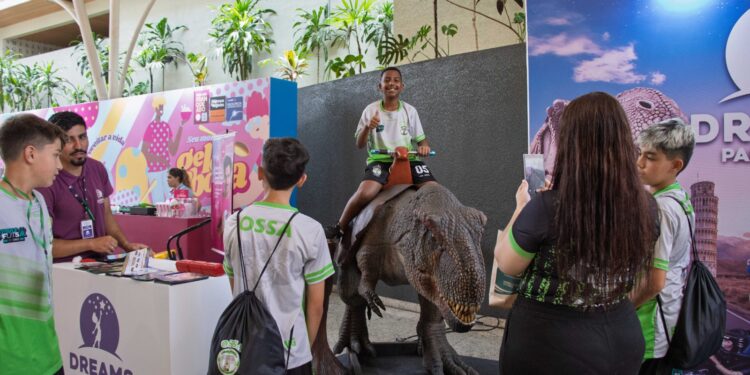 Complexo Dreams leva personagens e atrações ao Mundo do Futsal Experience 2025