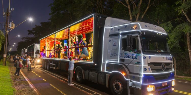 Magia do Natal toma conta das ruas de Foz do Iguaçu neste fim de semana