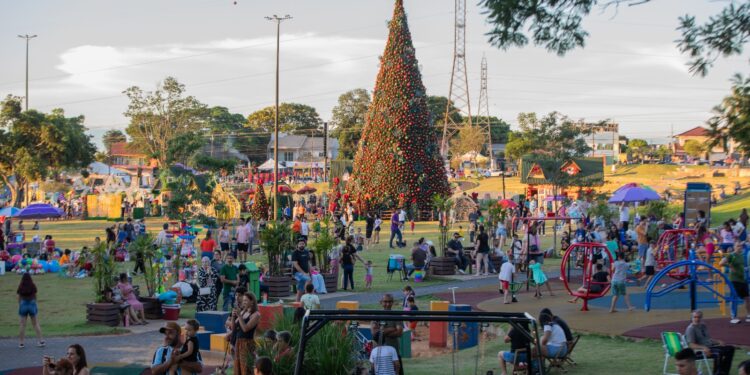 Natal da Itaipu mantém clima de festa no Gramadão com shows até janeiro