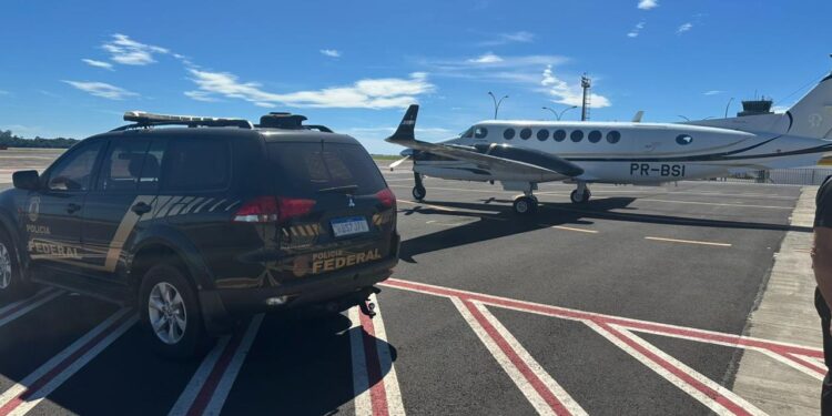 Silvanei Vasques é transferido de avião de Foz do Iguaçu para Brasilia