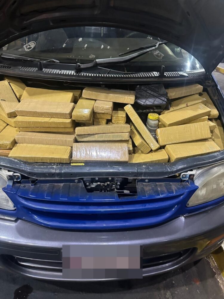 Receita Federal apreende quase 254 quilos de maconha na Ponte da Amizade