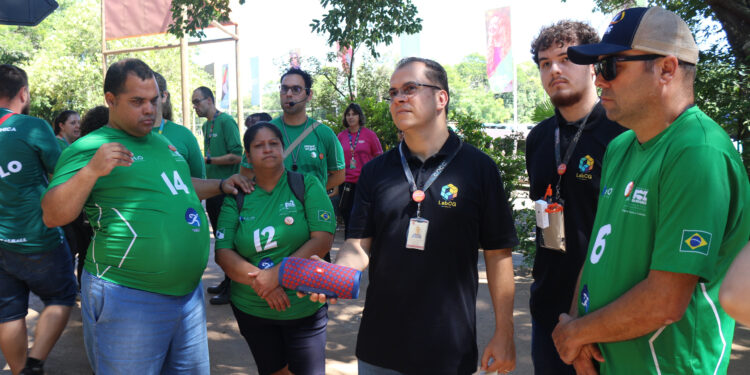 Unioeste testa crachá que lê imagens no Parque das Aves