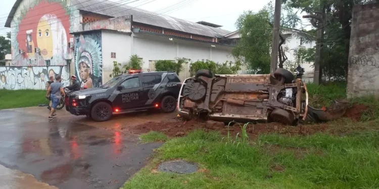 Roubo a hotel mobiliza polícia, termina em perseguição, capotamento e quatro presos