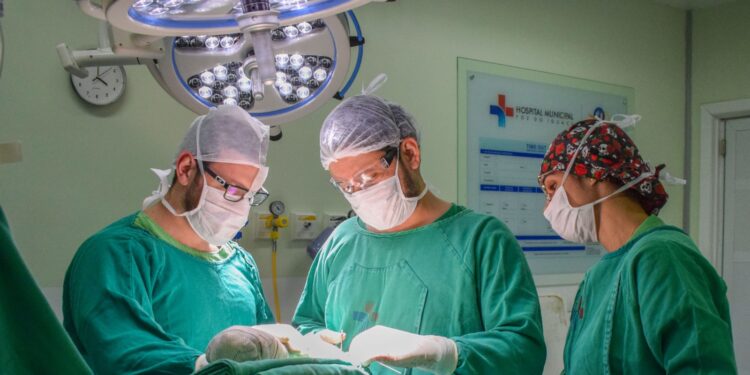Recorde: diretor aponta salto de 40% nas cirurgias do Hospital Municipal em 2025