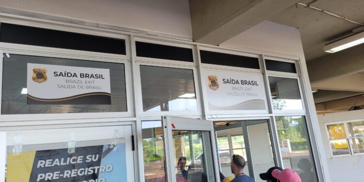 Novbas tecnologias reduzem tempo de espera de estrangeiros que estão entrando no Brasil