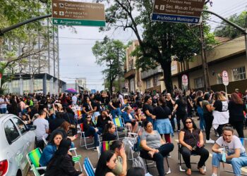 Professores municipais devem se manifestar ao meio-dia em frente à Prefeitura