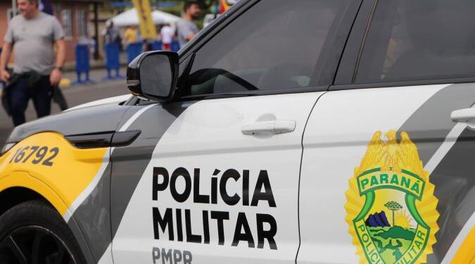 Carro roubado na Vila Portes é encontrado abandonado na Favela da Sadia