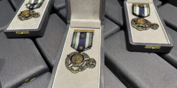 Polícia Civil homenageia 53 servidores com Medalhas de Serviço Policial em Foz do Iguaçu