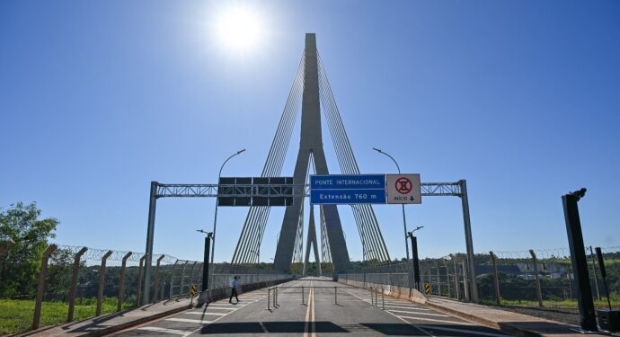 Governo paraguaio suspende operações aduaneiras na Ponte da Integração e limita fluxo na Ponte da Amizade