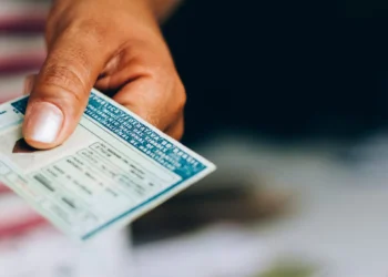 Exame toxicológico passa a ser obrigatório para tirar primeira CNH de moto e carro