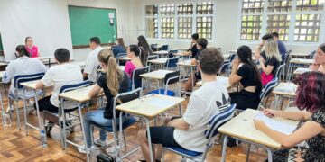 Vestibular Unioeste reúne milhares de candidatos em nove cidades