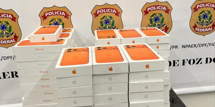 Passageiro é preso com mais de R$ 1 milhão em celulares no Aeroporto de Foz do Iguaçu