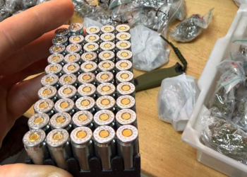 Ação conjunta da PF e PM apreende drogas e munições no rio Paraná