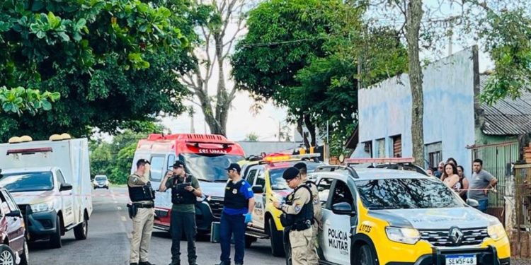 Homem é morto a tiros em frente a uma igreja no Jardim Dourado