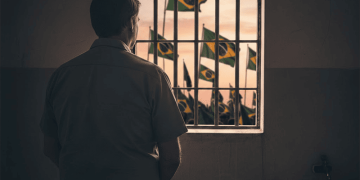 No Bico do Corvo: o Sol quadrado e as sombras do Alvorada