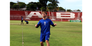 Foz recebe Azuriz no ABC em busca de embalar no Paranaense após vitória na estreia