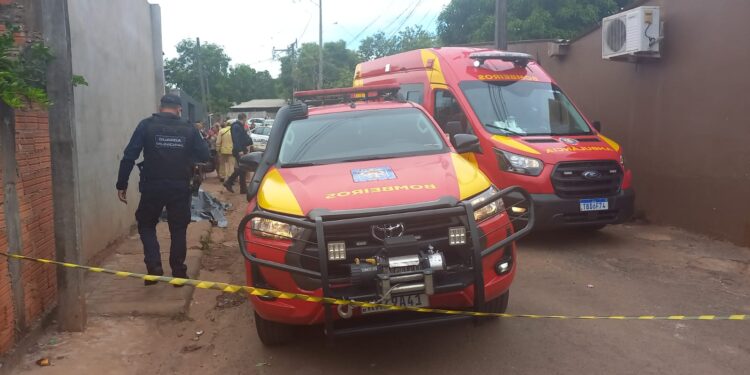 Homem é executado a tiros na Vila Brás; carro usado no crime é encontrado queimado