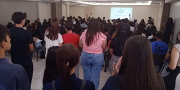 Recanto Cataratas reúne dezenas de jovens em seleção para menores aprendizes em Foz do Iguaçu